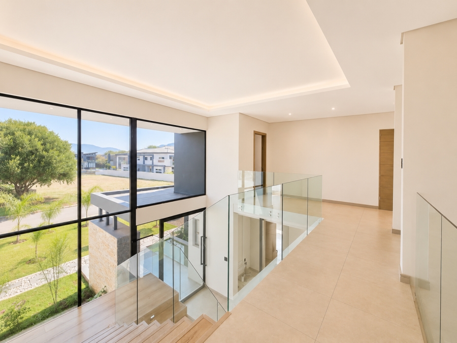 5 Bedroom Property for Sale in The Islands Estates North West